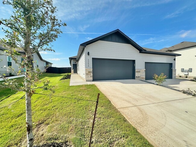 Building Photo - Luxury 3-Bed, 2-Bath in Buda, TX!