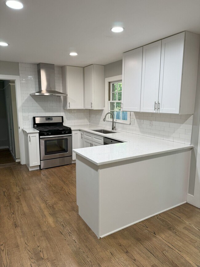 Building Photo - 125 Celeste Cir