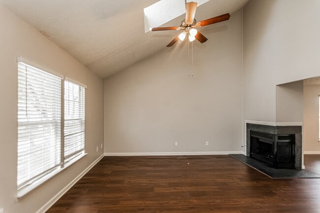 Building Photo - 1902 Shadbark Ct