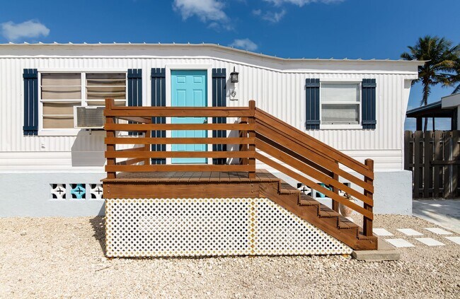 Foto del edificio - 3 Bedroom 2 Bathroom on the water