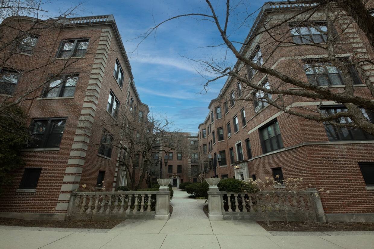 203 Kedzie St Unit 1F, Evanston, IL 60202 Condo for Rent in Evanston, IL