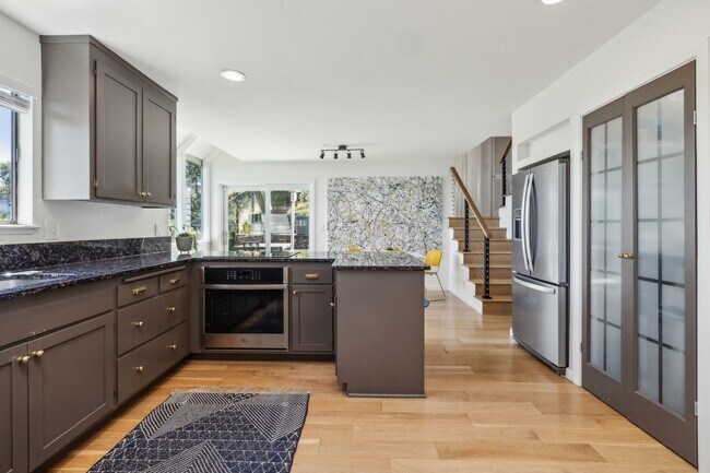 Foto del edificio - 85 Ridge Rd