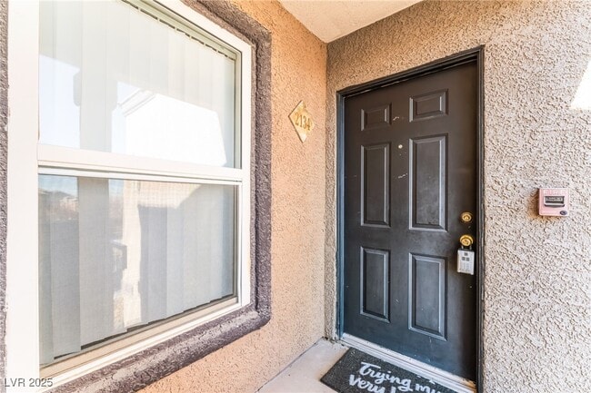 Foto del edificio - 6650 W Warm Springs Rd