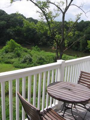 Foto del edificio - 260 Riverbend Dr