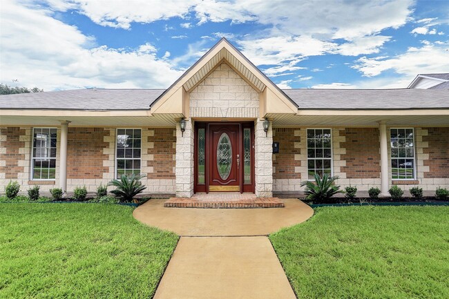 Building Photo - 4315 Woodvalley Dr