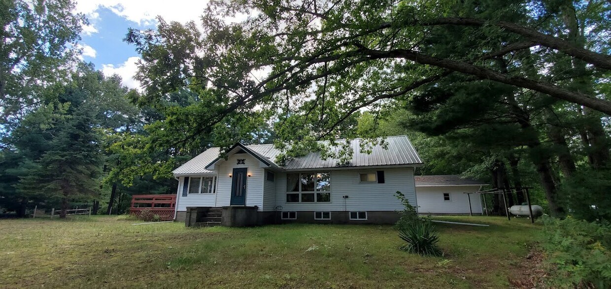 4285 N Jebavy Dr, Ludington, MI 49431 House Rental in Ludington, MI