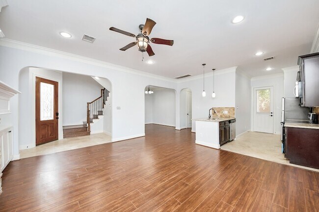 Building Photo - 11045 Upland Forest Dr