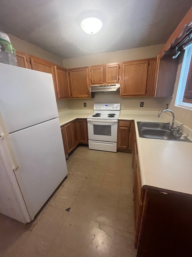 Building Photo - 516 Summit St