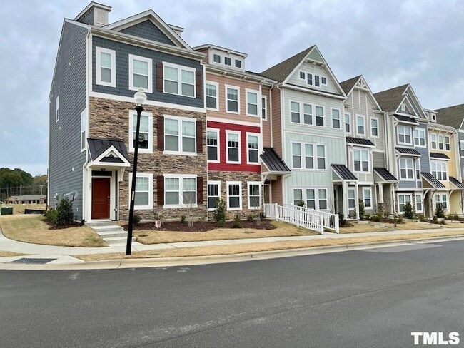 Building Photo - 343 Great Northern Sta