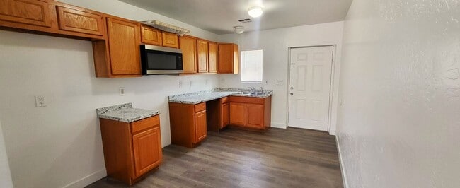 Foto del edificio - 2602 E Southgate Ave