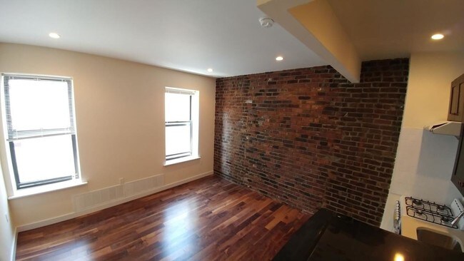 Building Photo - 165 Hester Street