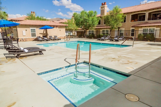 Building Photo - Willow Crest Townhome Aparmtents