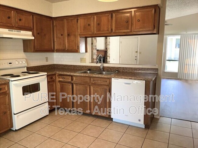Foto del edificio - 6604 Scrub Oak Ln