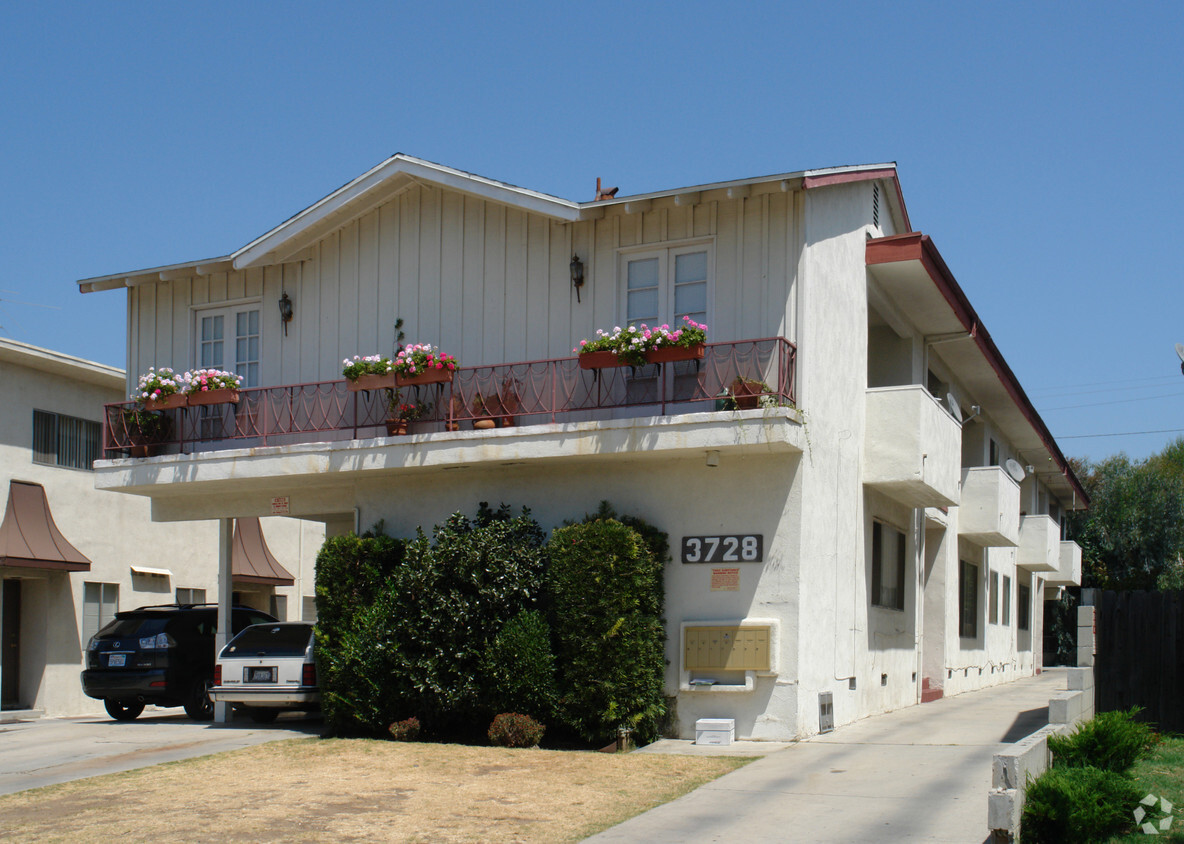 Primary Photo - 3728 Westwood Blvd