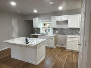 Building Photo - 1008 Commerce Dr