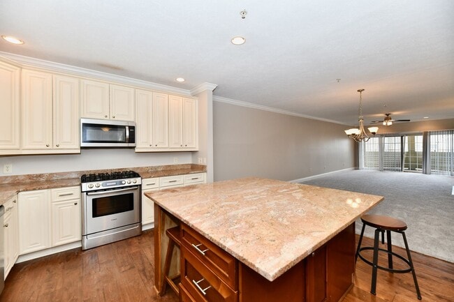 Interior Photo - Pinnacle on Meridian