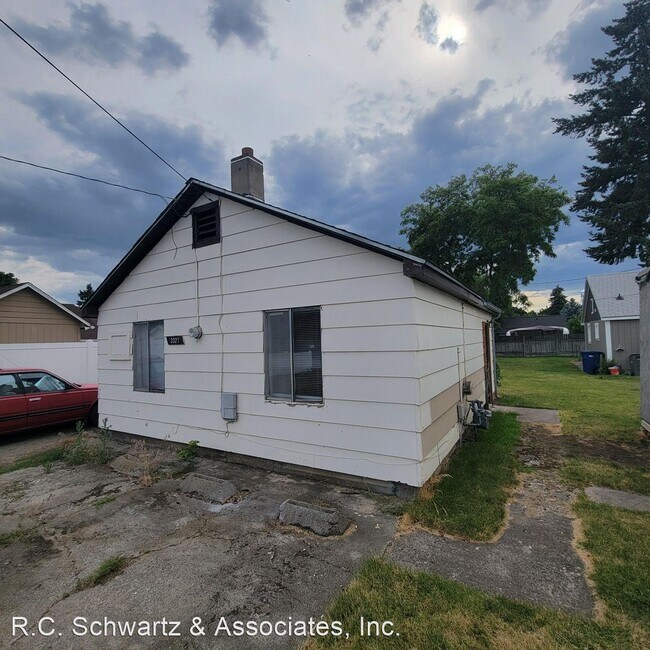 Foto del edificio - 1 br, 1 bath House - 3327 N Woodruff Rd.