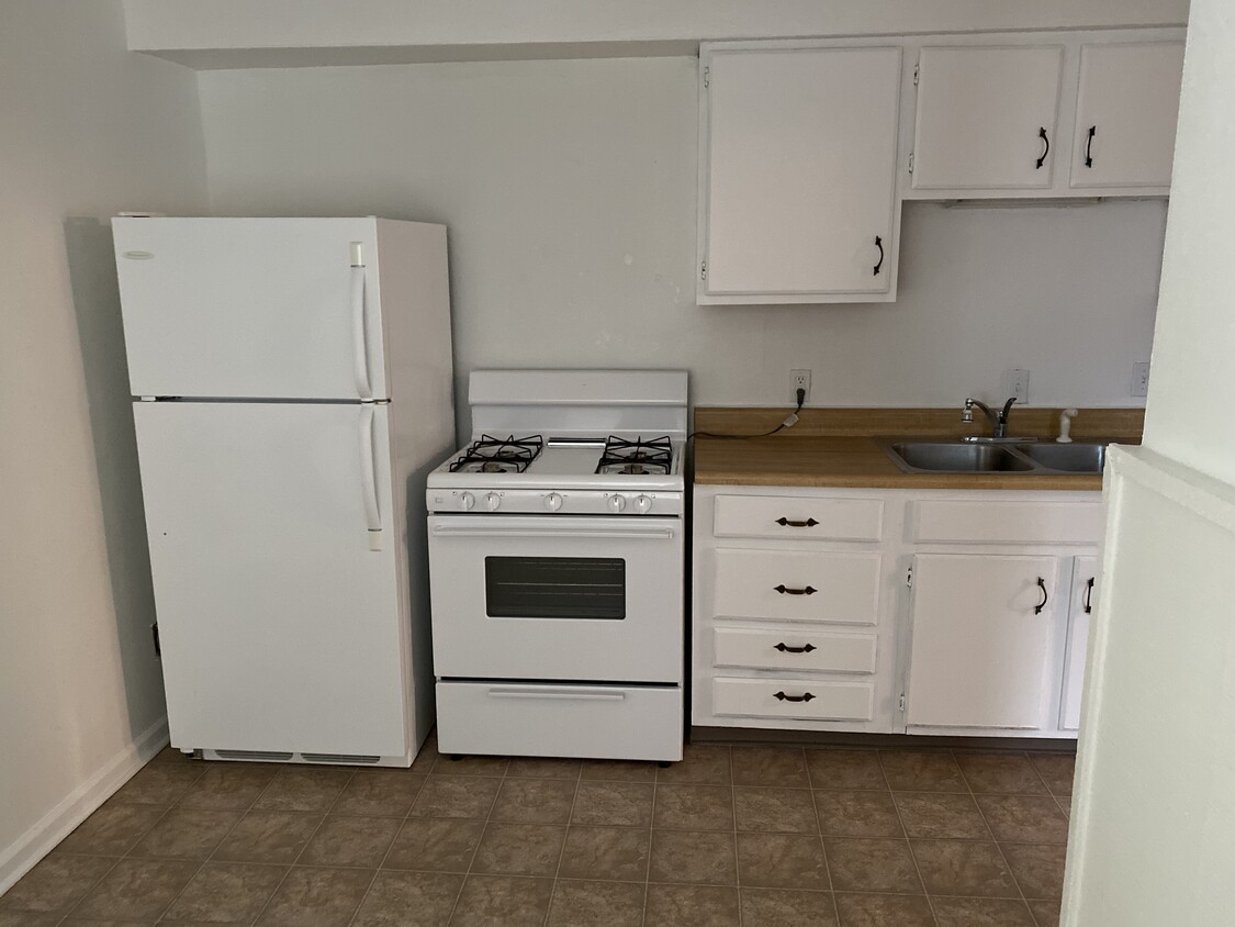 Primary Photo - 2180 W Schantz Ave