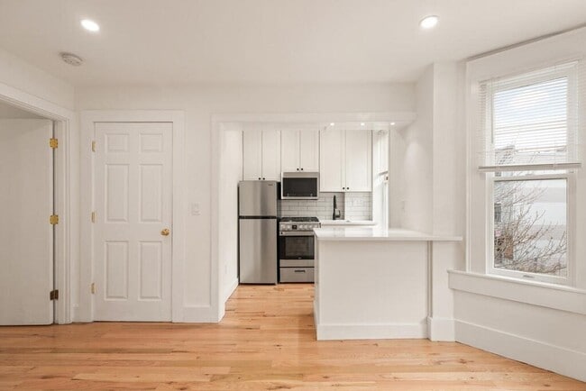 Photo - 464 E 3rd St Apartment