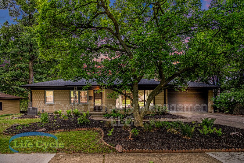 Foto principal - 1546 7th St NW
