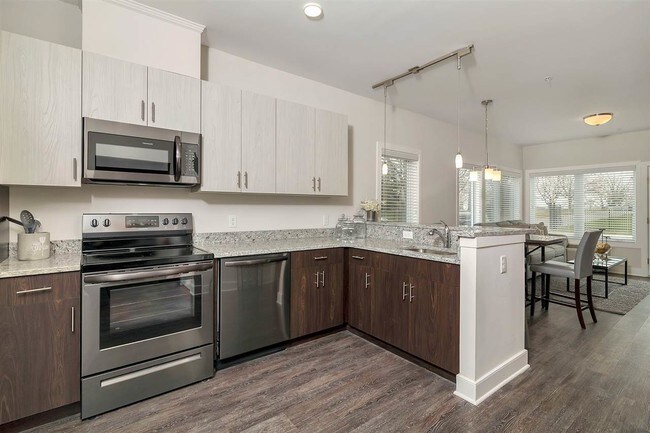 Foto del edificio - 235-241 Ridge Rd