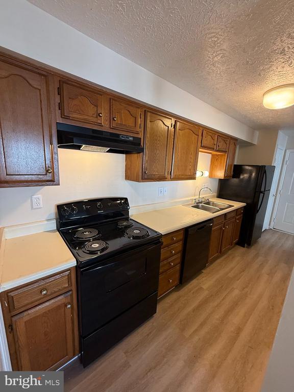 Building Photo - 900 Cedar Crest Ct N