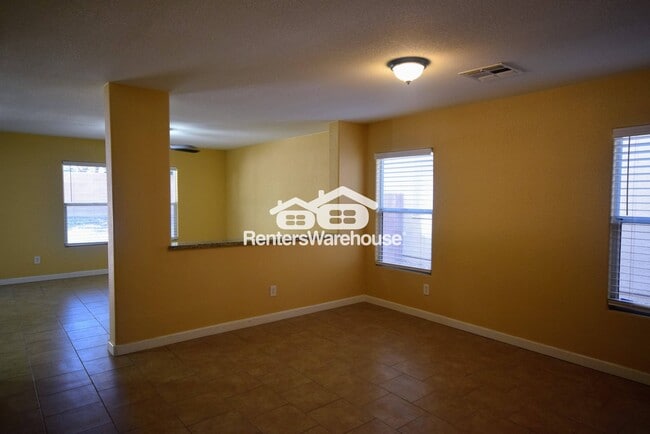 Foto del edificio - 5333 Iron Crossing Ave