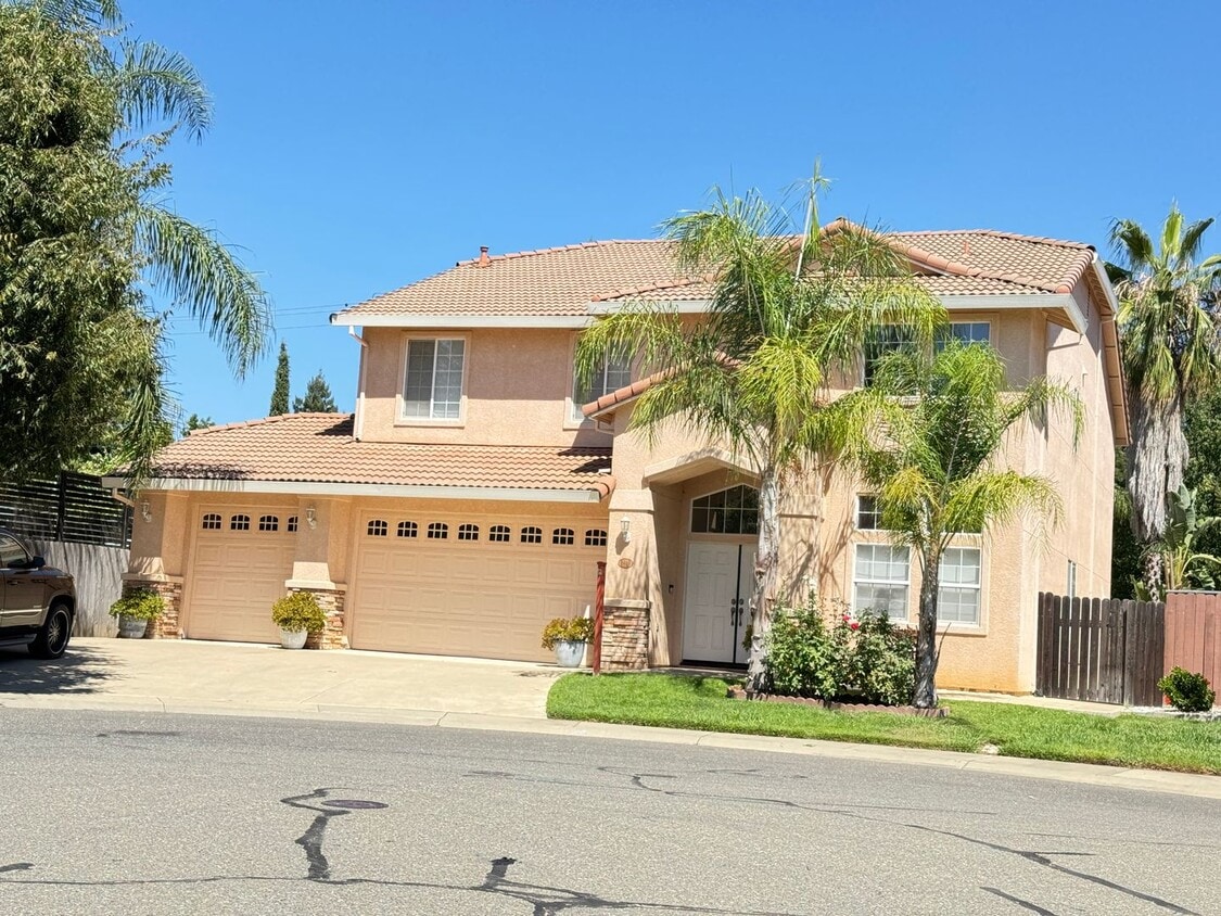 Primary Photo - 4 bed/3 ba house - south Yuba City