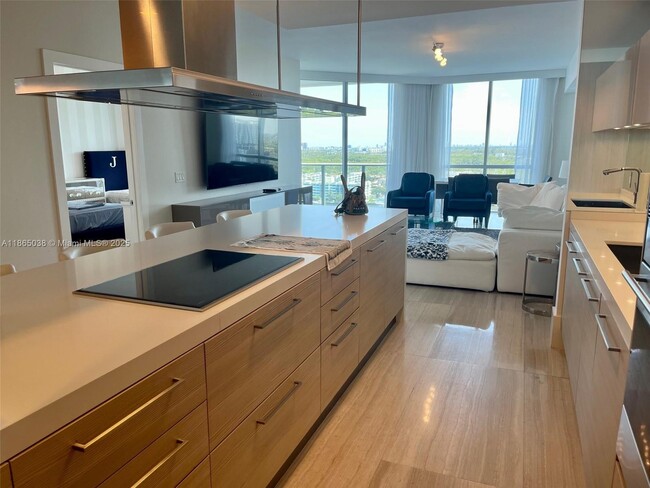 Foto del edificio - 17111 Biscayne Blvd