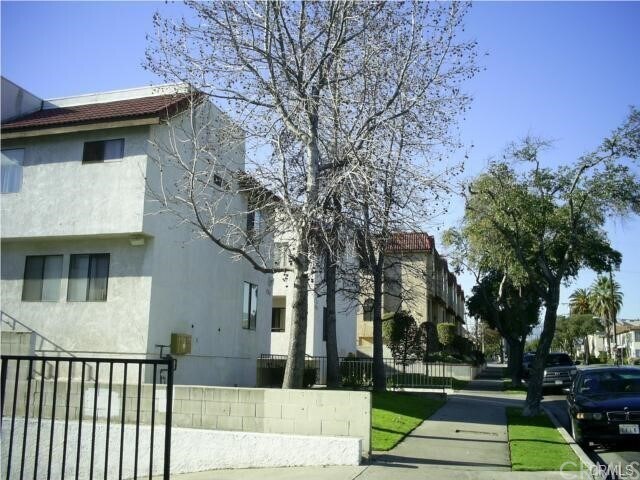Building Photo - 121 N 3rd St