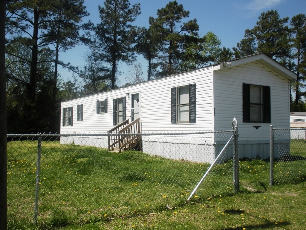 Primary Photo - 456 White Oak Ln