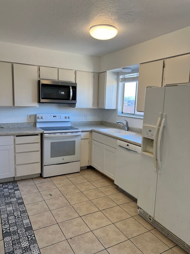 Building Photo - Fantastic 2 bedroom 1.5 bath home in St Ge...
