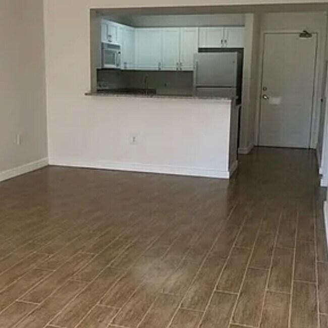 Foto del edificio - 8304 Key Royal Cir