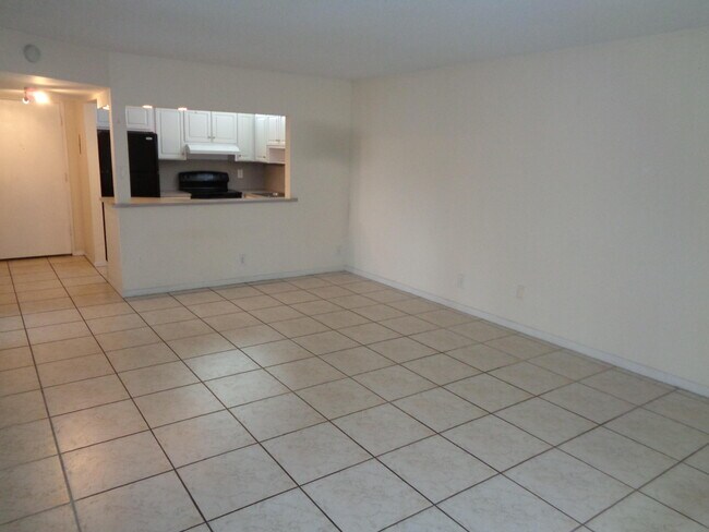 Building Photo - 253 S Cypress Rd