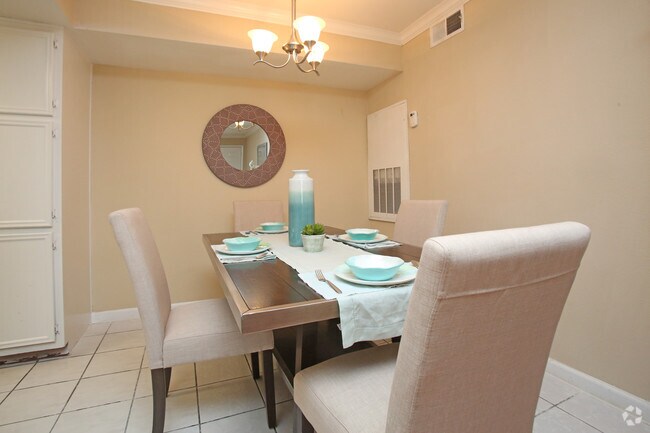 2 dormitorios, 2 baños - Comedor - Falls of West Oaks