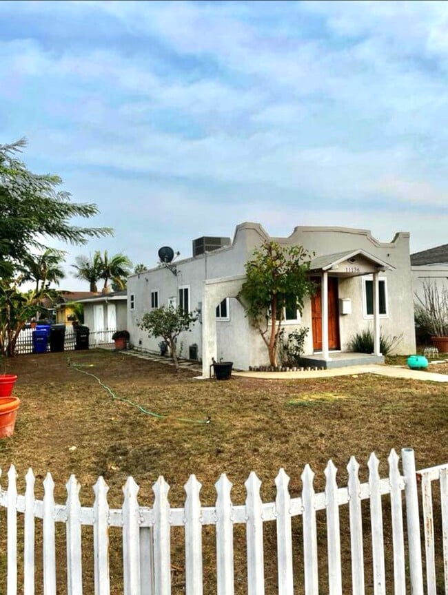 Foto del edificio - 11136 Redfern Ave
