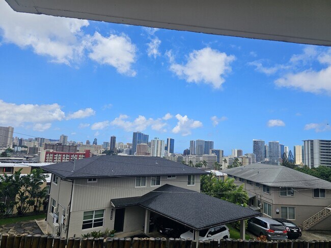 Foto del edificio - 1559 Thurston Ave