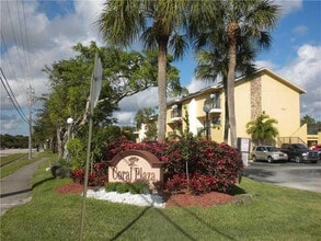 Building Photo - 3021 Riverside Dr