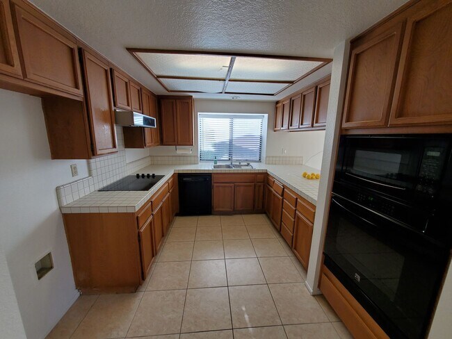 Foto del edificio - Beautiful Woodbridge/Lakeside Home for Lease!