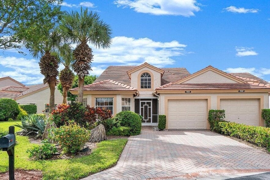 Photo - 7922 Sandy Pointe Drive Unit