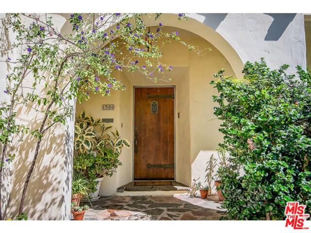 Building Photo - 1500 S Crest Dr