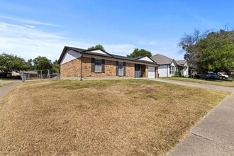 Building Photo - 1449 Eastside Dr