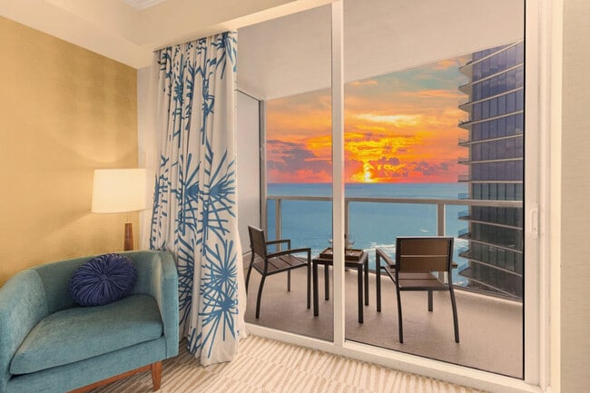 Foto del edificio - 18001 Collins Ave