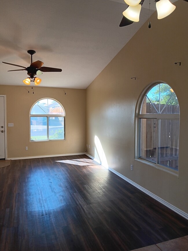 Building Photo - 528 N 2230 E