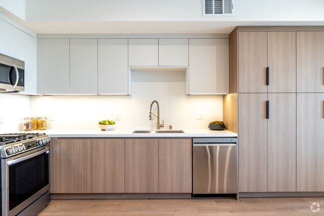 3BR, 2BA - 1,210SF - Kitchen - 1557 S Orange Grove Ave