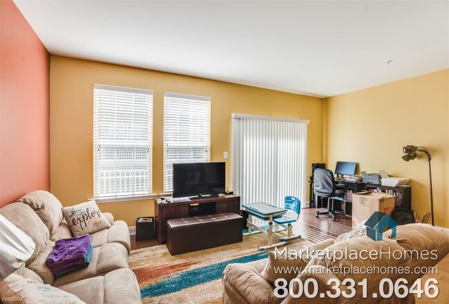 Building Photo - 3 br, 2.5 bath  - 3528 Woodlake Dr Unit 25