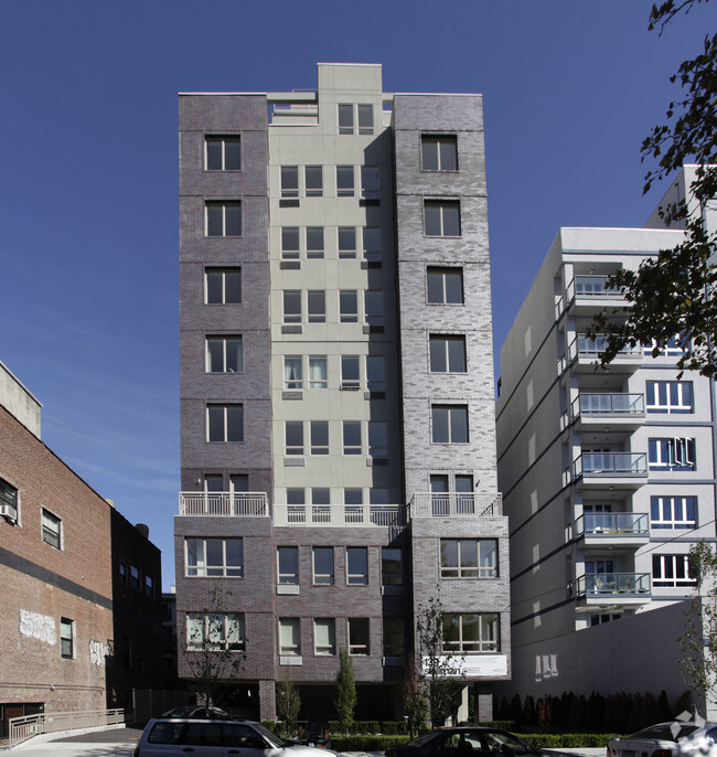 Foto del edificio - 139 Skillman Ave