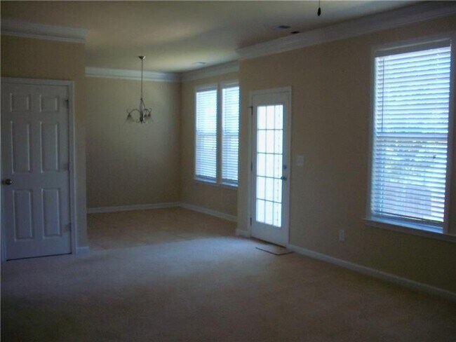 Foto del edificio - 5016 Centennial Commons Dr NW