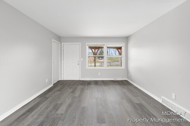 Foto del edificio - 5897 Christie Ave SE