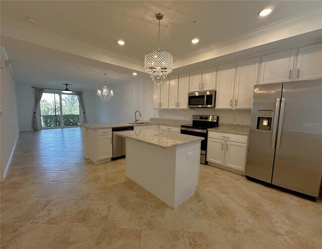 Building Photo - 14041 Heritage Landing Blvd